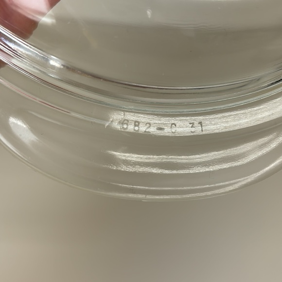 Vintage Pyrex 682-C 31 Clear Glass Round Casserole Replacement Lid with handles - Picture 4 of 11